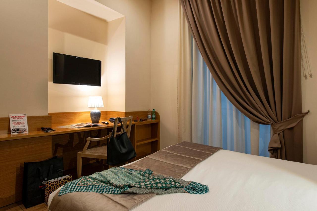 Grand Europa & Restaurant 3* Nápoles